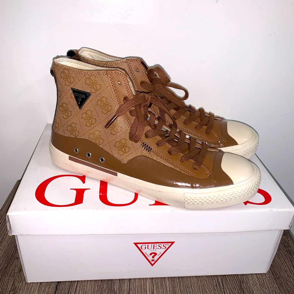 Men’s GUESS Aviano High-Top Logo Sneakers | Size 9